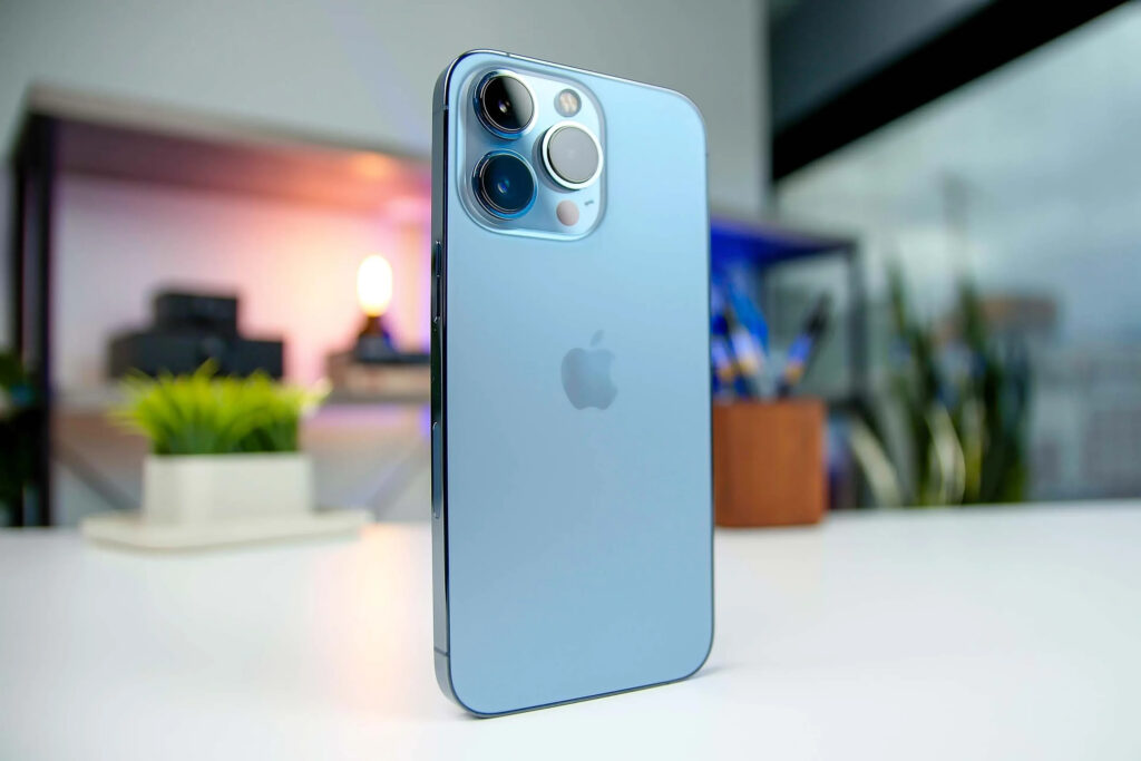 El iPhone cambiaria completamente. Apple tiene una estrategia para ganarle a la competencia.