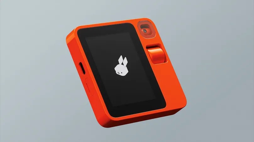 Rabbit R1: El curioso dispositivo que destronaria al iPhone ya vendió 40000 unidades.